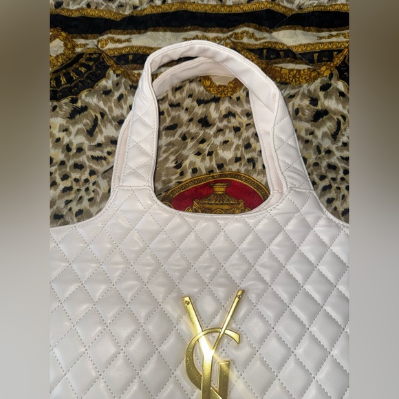 White and gold large leather  tote bag with attached wallet - Picture 3 of 15